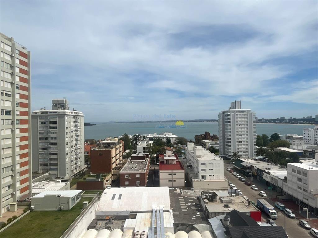Apartamento en Alquiler de 2 dormitorios en , del