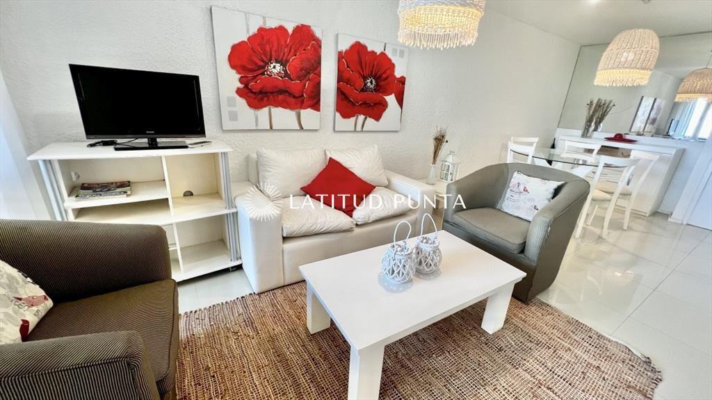 Oportunidad. Apartamento reciclado frente al mar