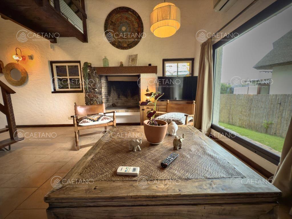 Casa en La Rinconada Punta Ballena a metros del mar