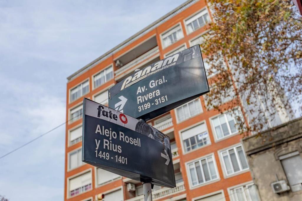 Local Comercial sobre Avenida Rivera frente al Zoológico Vi