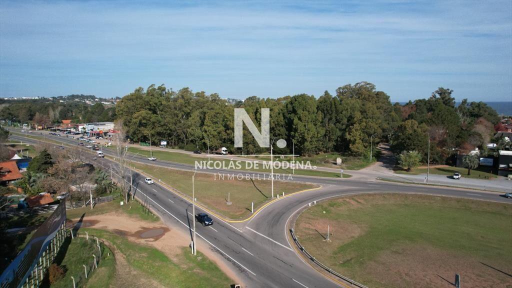 Espectacular Lote sobre Ruta Interbalnearia en en