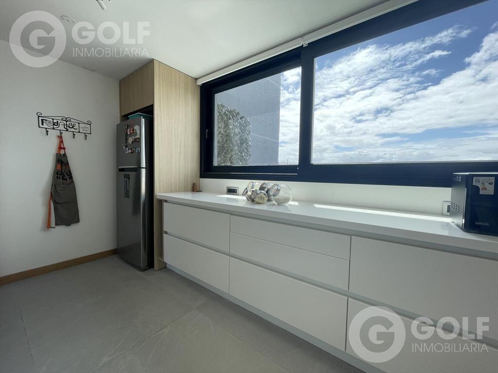 Venta o Alquiler de apartamento de 3 dormitorios en Golf -