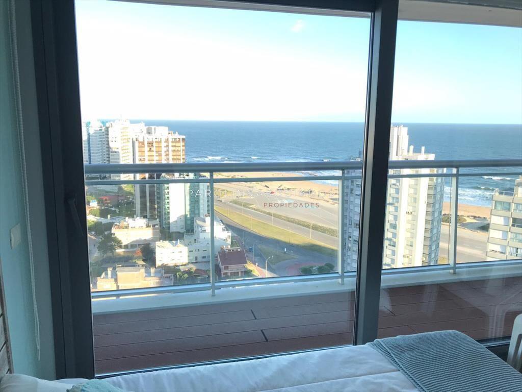 Apartamento de 2 suites en venta en edificio Onix, Punta de