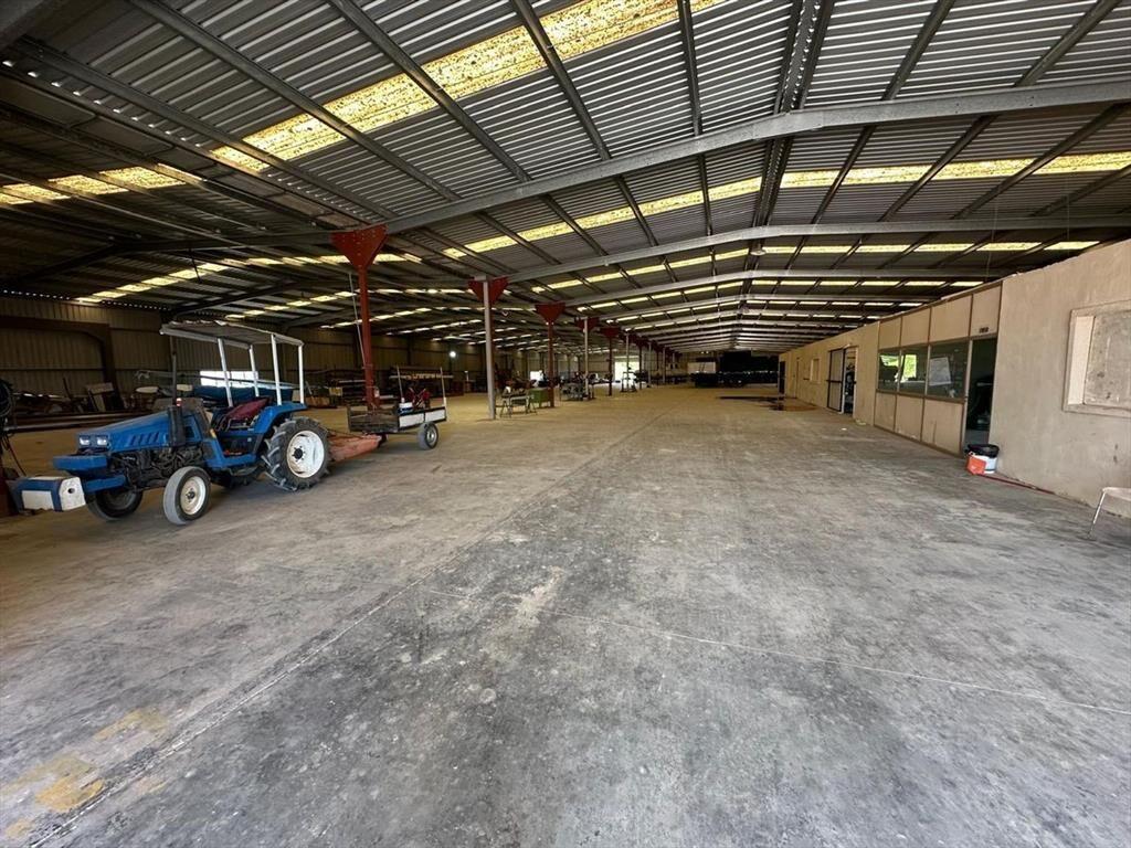 Venta depósitos y gran terreno Fray Bentos