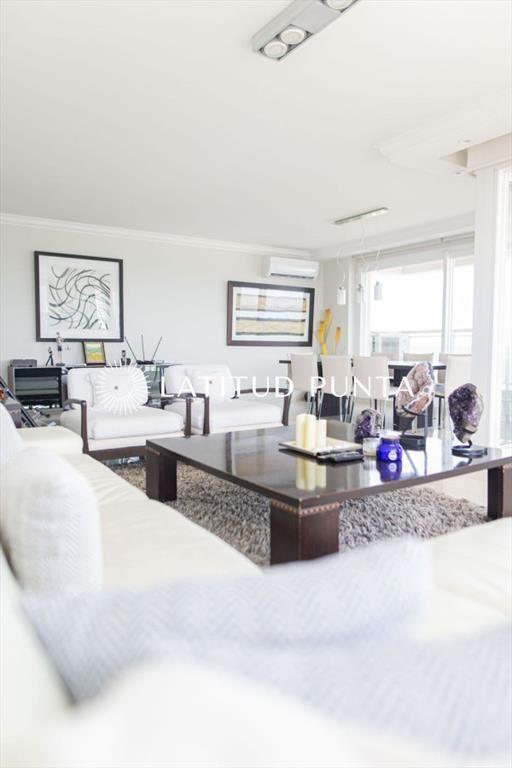 Apartamento esquinero en Le Jardin, 3 suites más