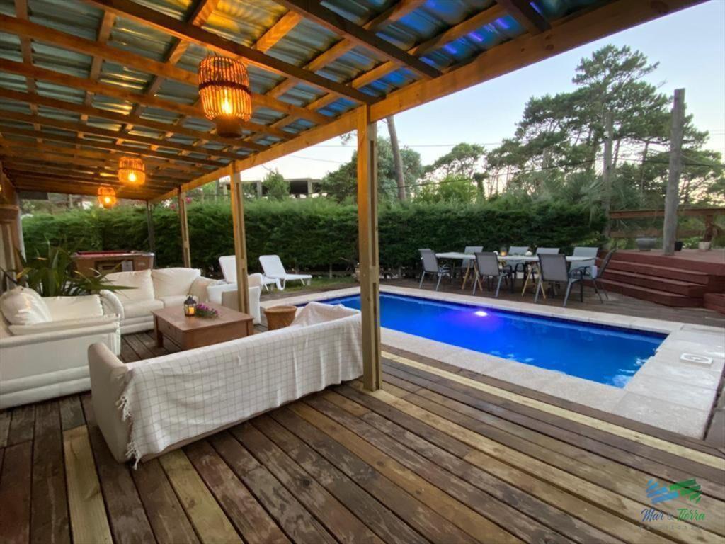 Vendo casa de 4 dormitorios y piscina, en San del