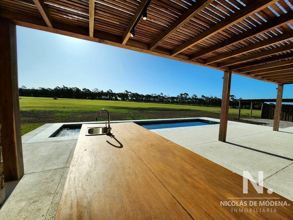 Excelente casa en Venta, barrio privado