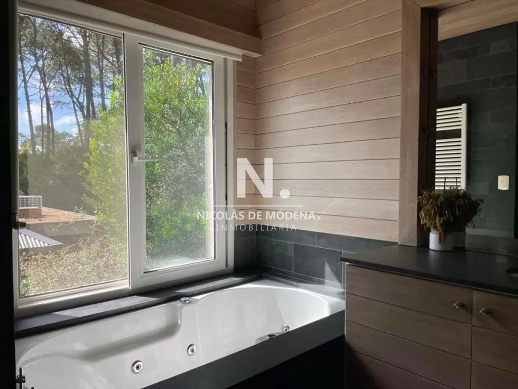 Excelente casa en venta en Lugano.
