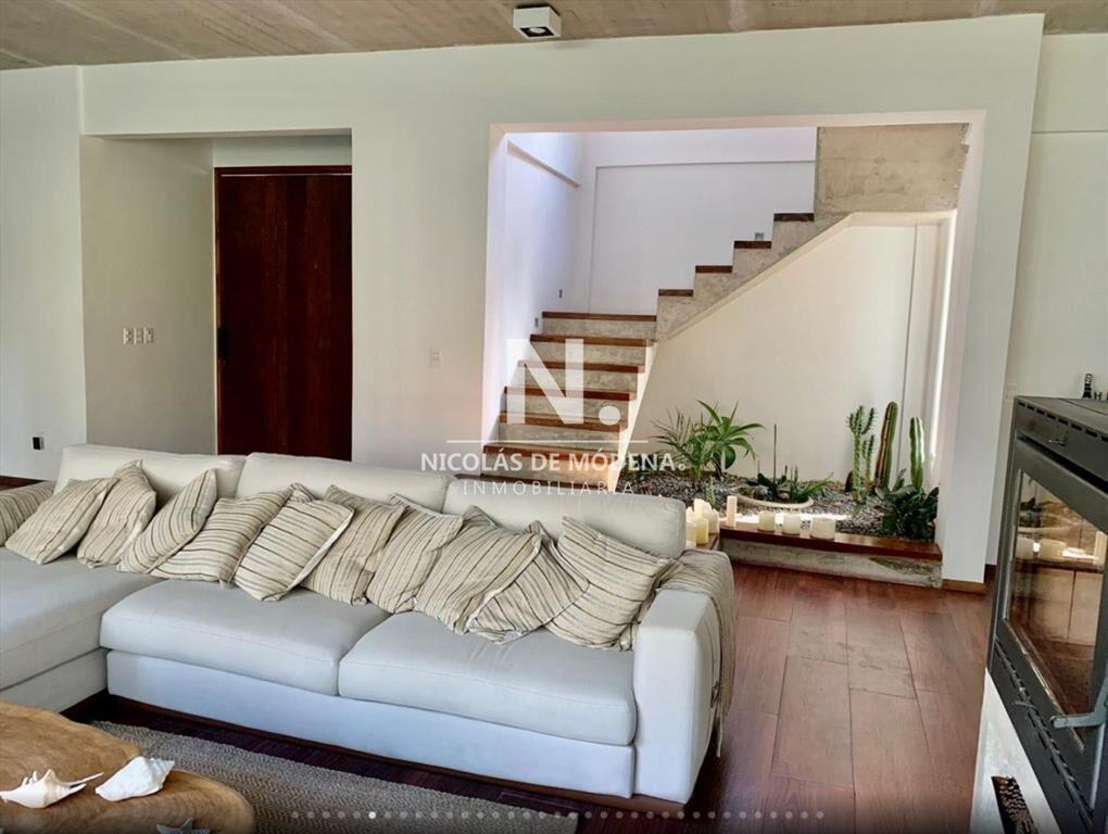 Se vende casa en Montoya, La Barra en impecable
