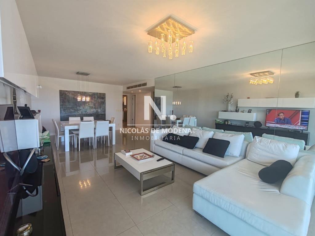 Apartamento de 2 dormitorios en Torre Aquarella