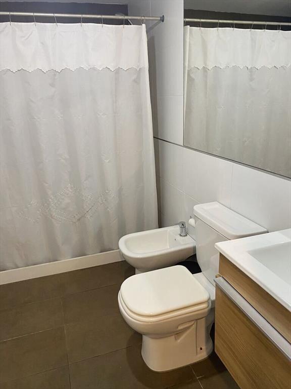Venta de apartamento con renta de 2 dormitorio en La Blanqu