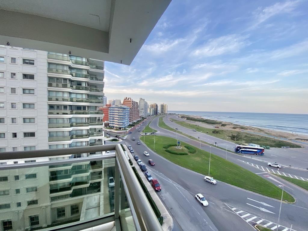 VENTA APARTAMENTO 3 DORMITORIOS Y DEPENDENCIA DEL