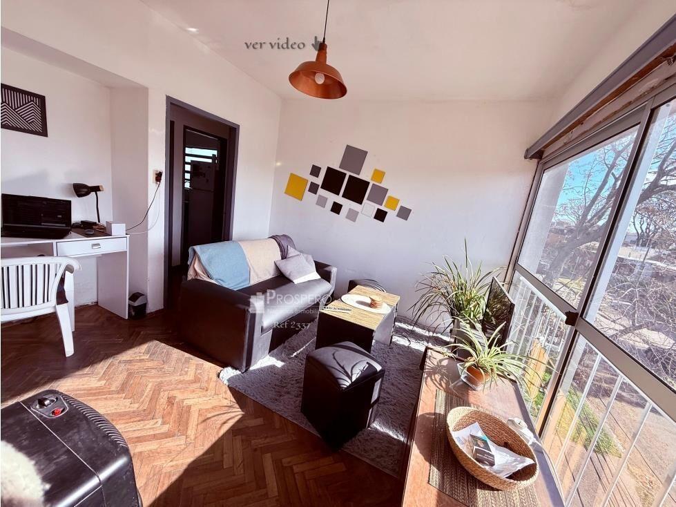 2337/1 venta apto 2 dorm Parque Batlle c/balcon