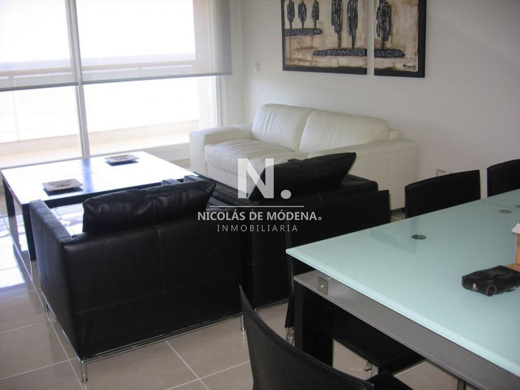 Departamento en torre de categoría, Punta del Este