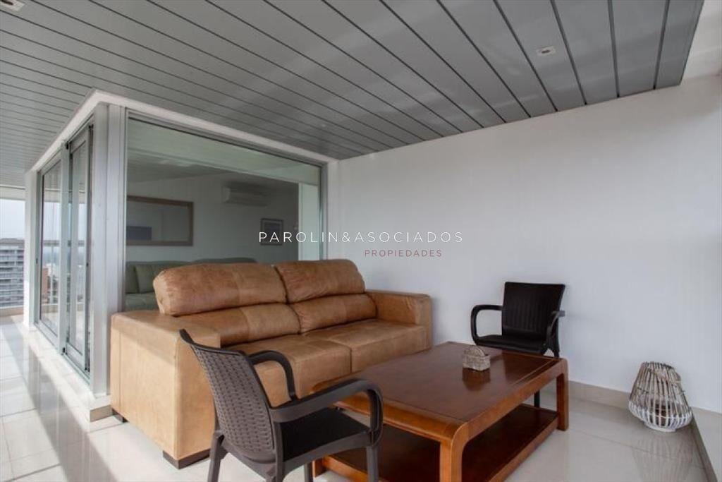 Apartamento en venta de 3 dormitorios en Miami