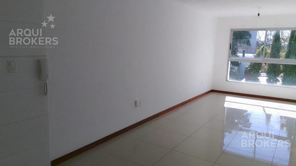 Venta apartamento monoambiente con renta en Pocitos Nuevo -