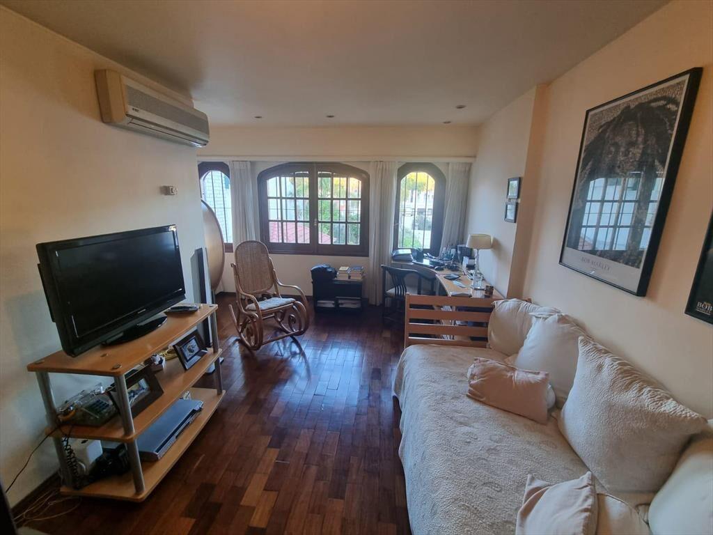 Próximo a Br Artigas y Golf, 380 m2 construidos, terreno de