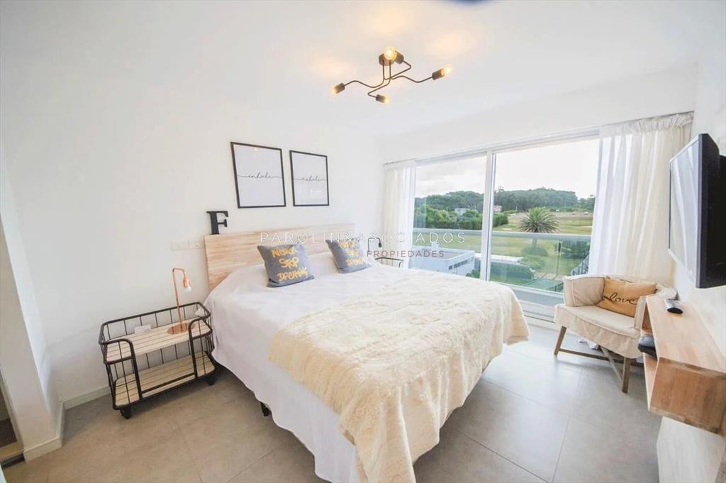 Apartamento de 3 dormitorios en venta en complejo