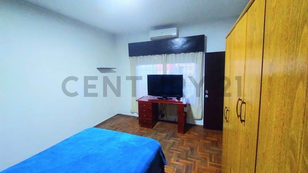 Venta 2 casas Peñarol,717 m2,multiples garajes.3 dormi,pa...