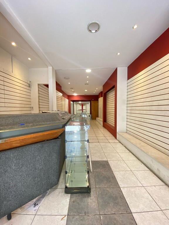 Local Comercial en Alquiler en 18 de Julio y cuareim. plaza