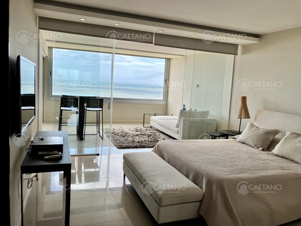 Espectacular apartamento frente a playa Brava en
