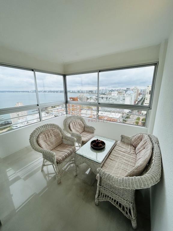 Apartamento en venta en piso alto por Puerto de