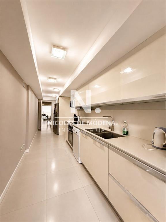 Vende Apartamento en Mansa de 3 dormitorios.