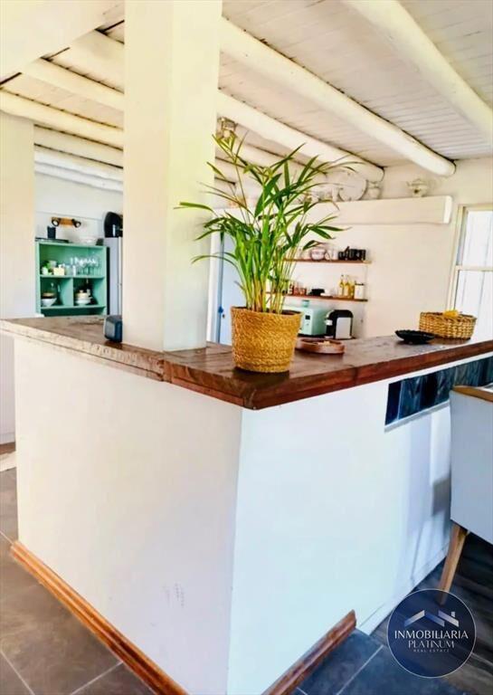 Casa en venta c/ cochera en Solymar