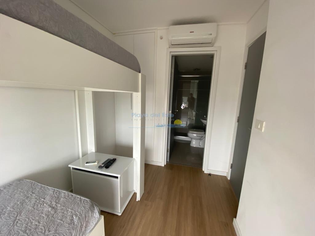 Apartamento de 2 dormitorios en Alexander , Punta