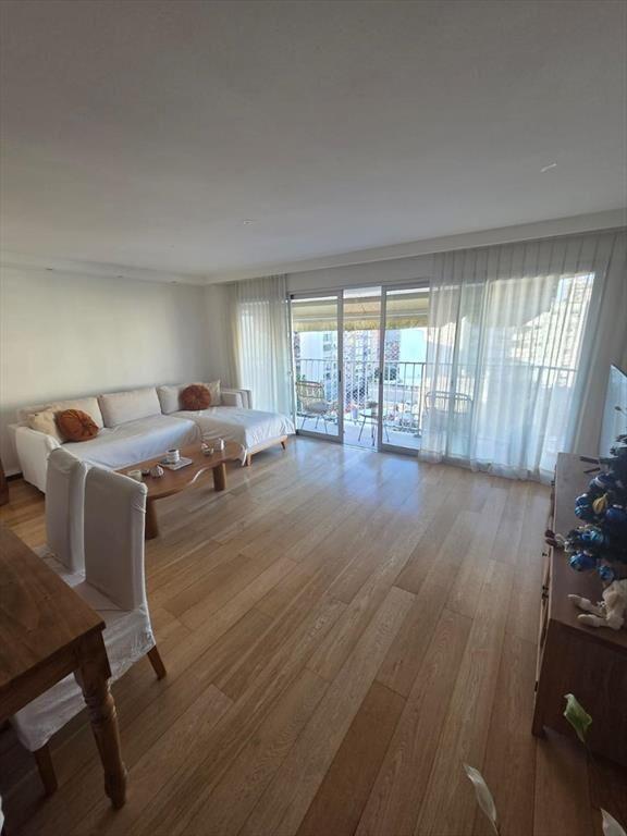 Proximo Rambla y 21, 129 m2, reciclado, 3 dormitorios, gge