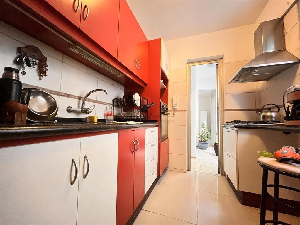 Venta apartamento 3 dormitorios y servicio con Garage en el