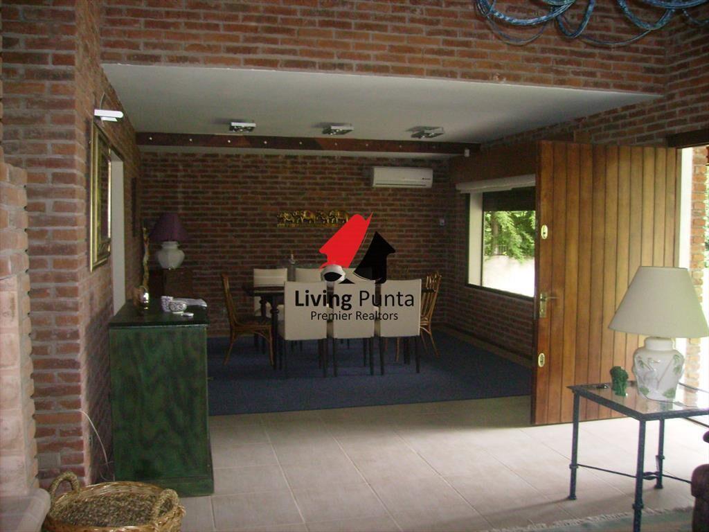 Casa en Mansa, 4 dormitorios *