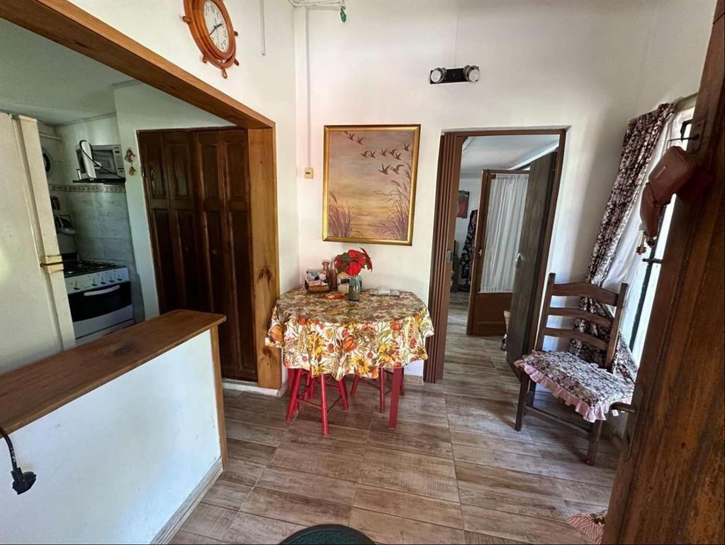 Exclusiva Residencia en San Luis: Amplio Terreno con Acceso