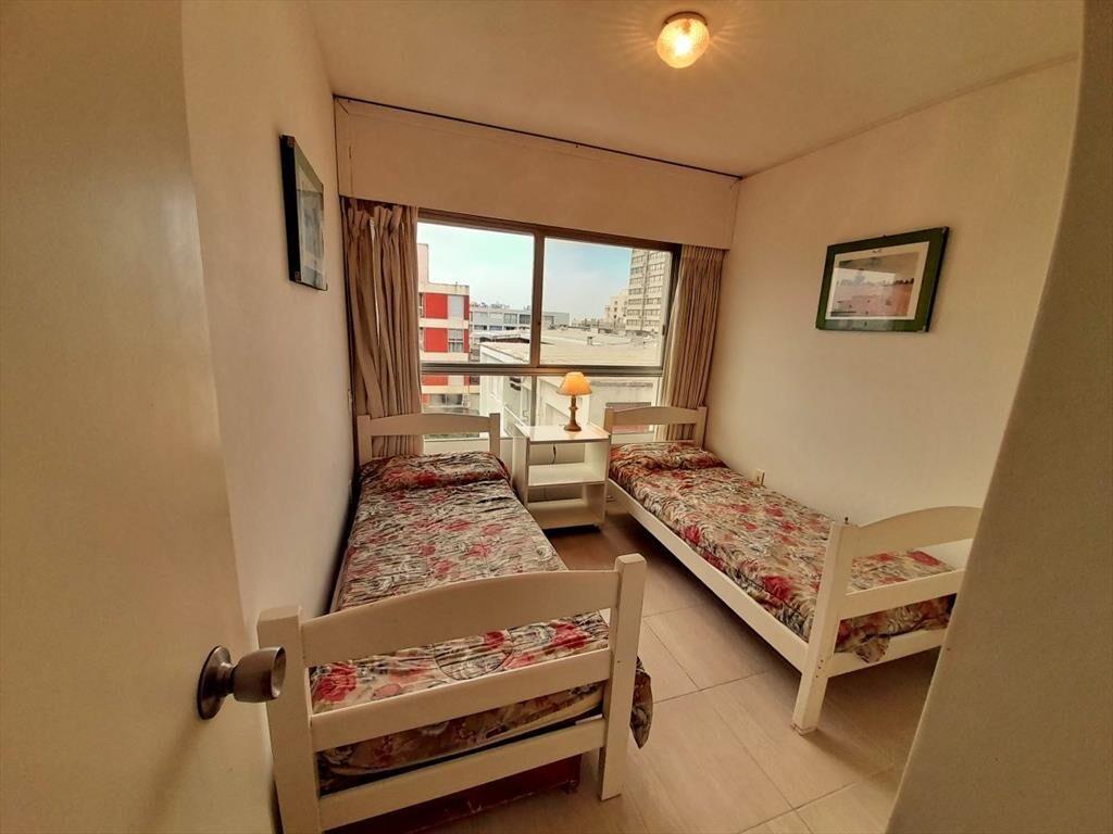 Vendo apartamento de 2 dormitorios y garage. Península, Pu