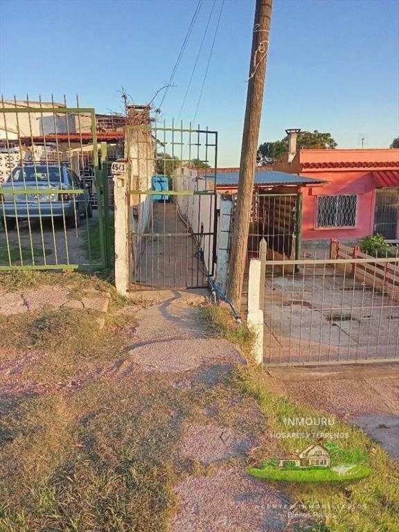 Venta de casa de 2 pisos en Piedras Blancas