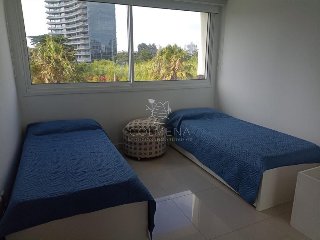 Apartamento en la mansa a solo 100 metros de la playa.