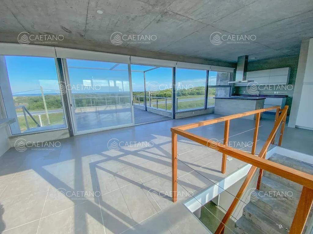 Casa en venta de 3 dormitorios frente al mar en
