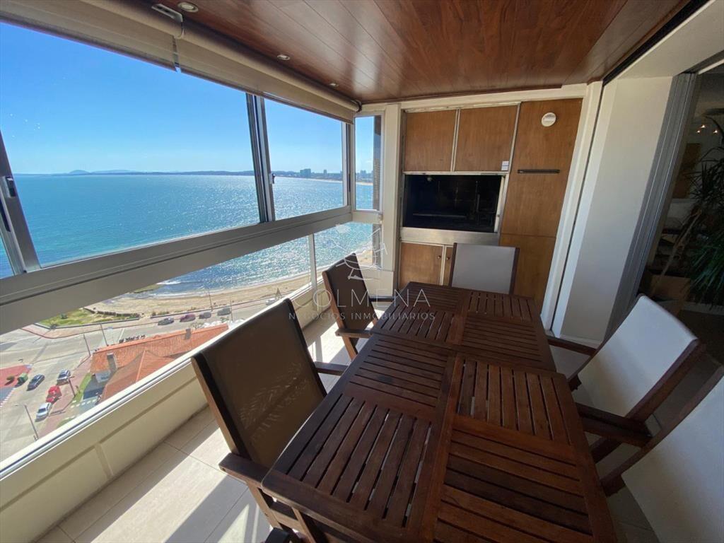 Apartamento con excelente vista plena a playa