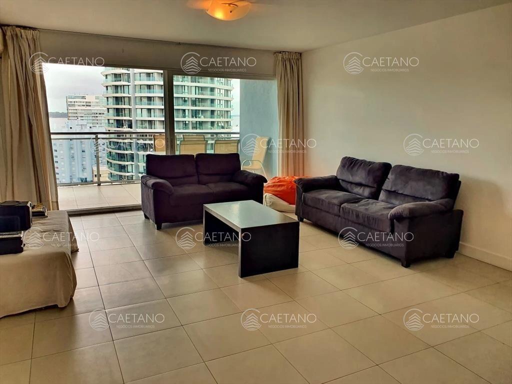Venta apartamento 3 dormitorios piso alto Punta