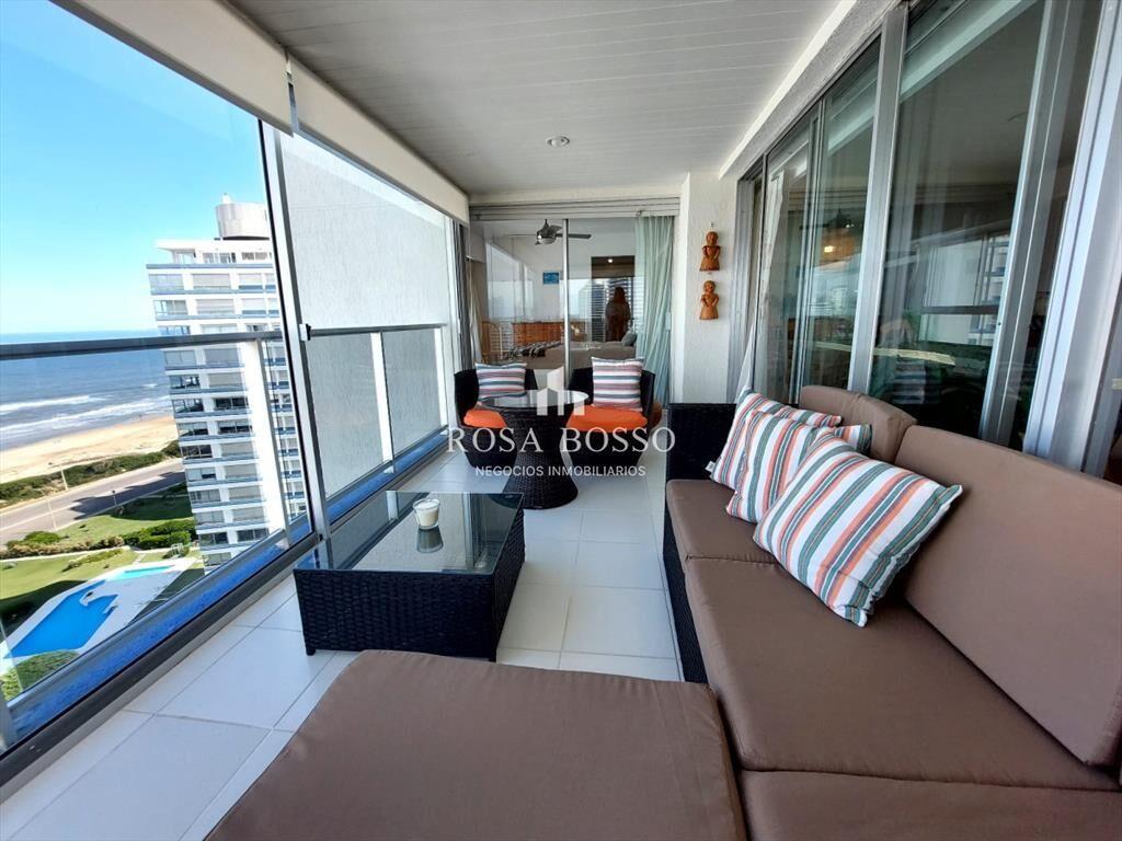 Apartamento de 3 suite y dependencia en VENTA