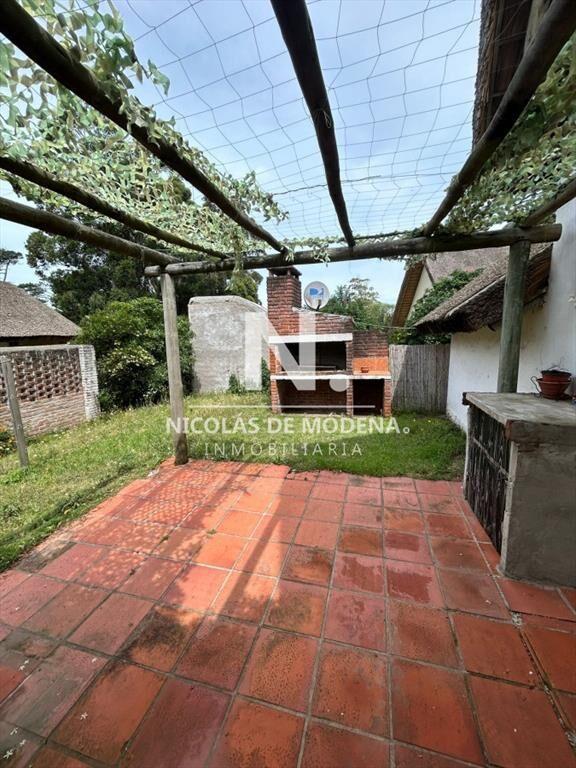 Vende casa con gran terreno en Pinares, Punta del