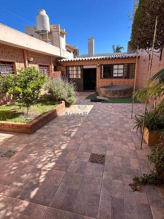 CASA PADRON UNICO PROX.CANAL5 ! MUY AMPLIA. 4 DORM + EST...