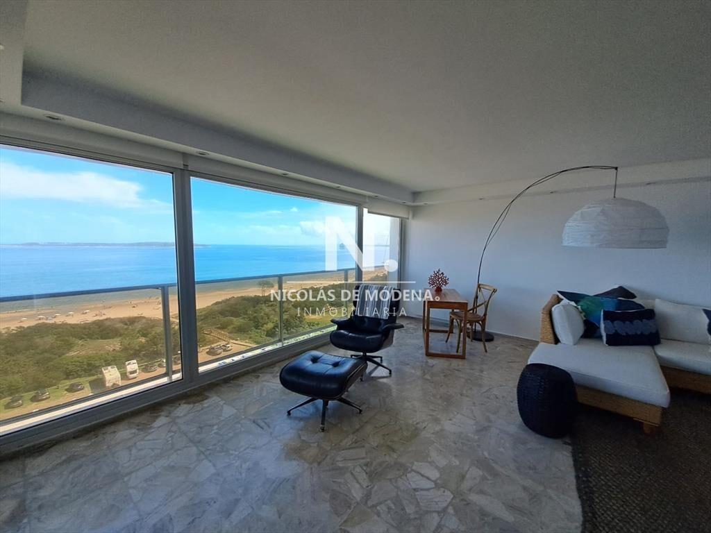 Departamento de 3 suites en venta, en el edificio
