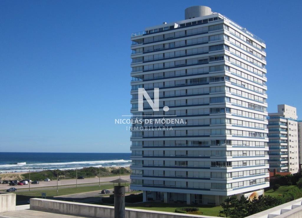 Departamento de 3 dormitorios en venta en Torre