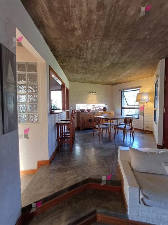 Casa en Montoya, 3 dormitorios y dependencia completa