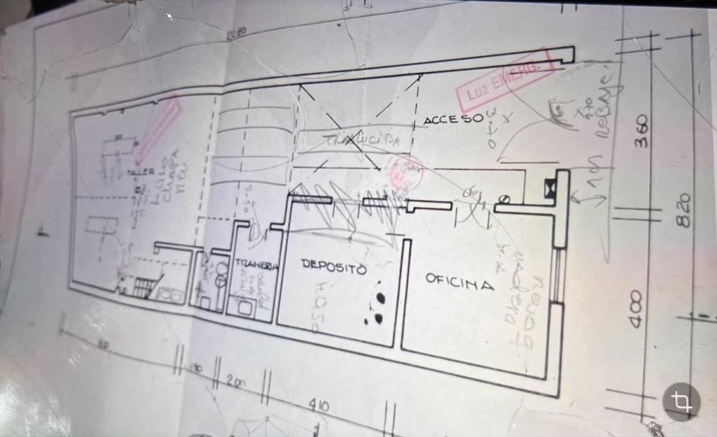 Venta de Taller Automotriz -  183 m² (Tres Cruces)