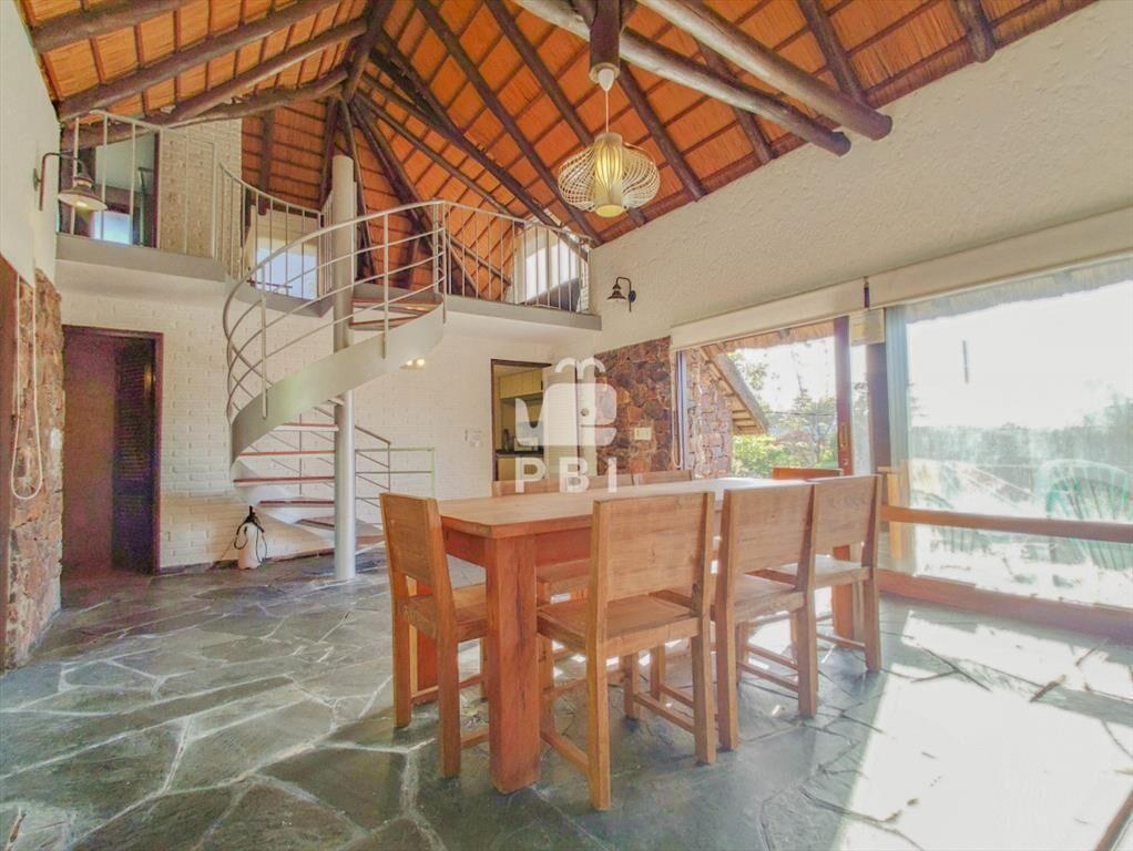 Casa en venta Playa Mansa 3 dormitorios