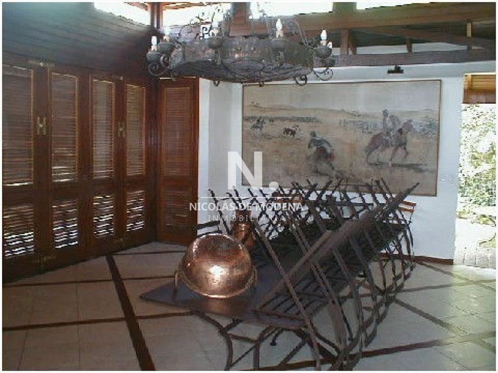hermosa casa con muy buen parque escucha oferta y
