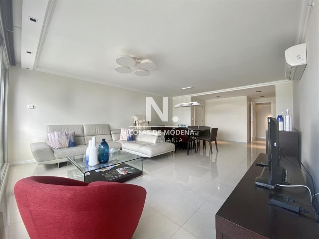 Vende apartamento de 3dormitorios en Brava- Punta