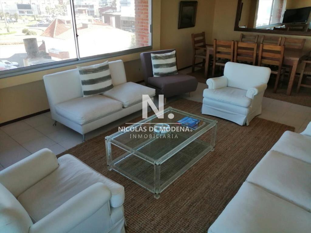 Espectacular departamento en primera línea, del